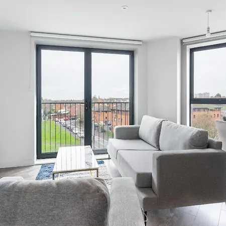 Modern 2br Apt In Salford For Up To 4 Guests! Appartement *