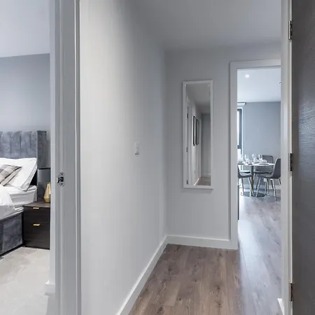 Modern 2br Apt In Salford For Up To 4 Guests! Manchester