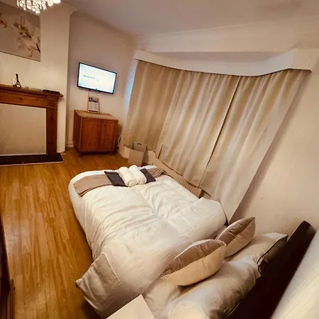 Guest house Ever United