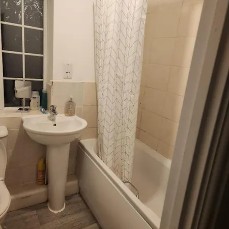 Westbury Garden Homestay Manchester