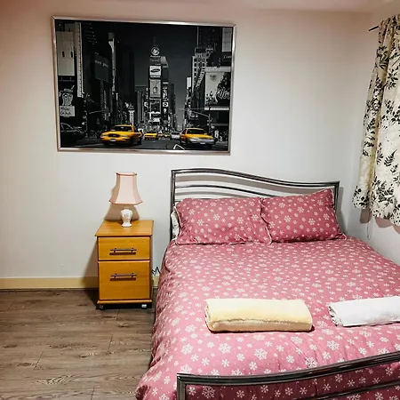 1 Bedroom Apartment *