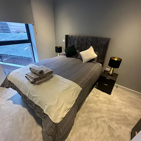 Spacious Modern 2 Bedroom