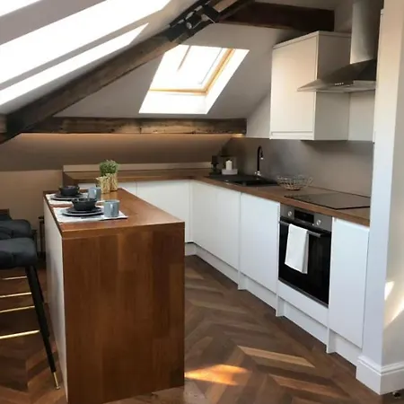Experience The Delight Of This Beautiful 4 Bedrooms 8