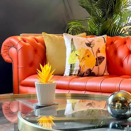Experience The Delight Of This Beautiful 4 Bedrooms 8 * Manchester
