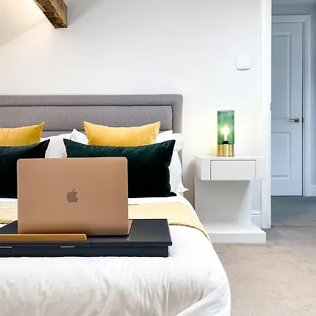 Experience The Delight Of This Beautiful 4 Bedrooms 8
