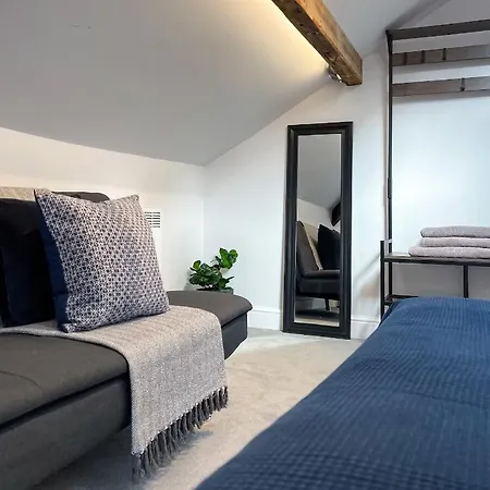 Experience The Delight Of This Beautiful 4 Bedrooms 8 Prázdninový dům Manchester