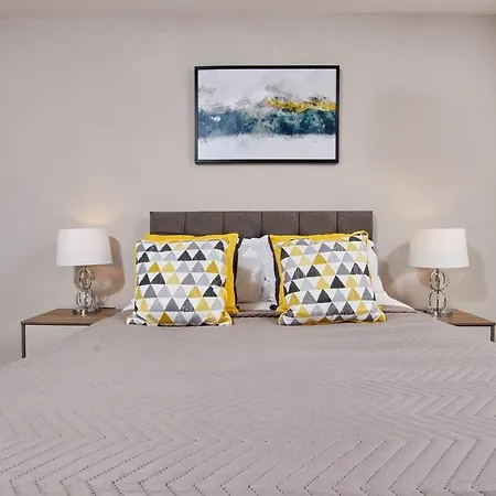 Lovely Abode - Amazing Views - Parking Manchester