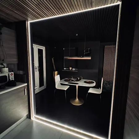 Private Bedroom In Unique Luxury House, Salford, Alloggio in famiglia Manchester