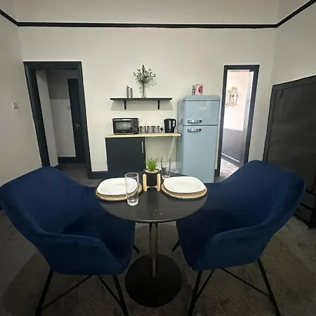 Large Kitchenette Apartment Manchester