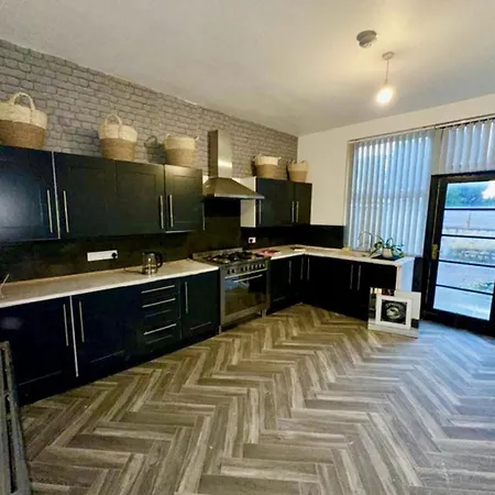 Large Kitchenette