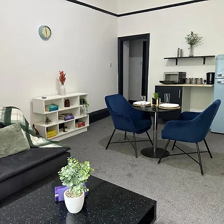 Apartment Large Kitchenette Manchester