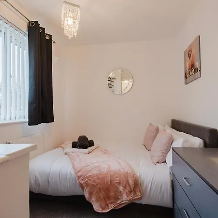Spacious 3-bed House Didsbury Manchester