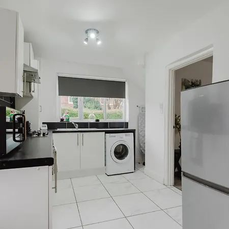 Spacious 3-bed House Didsbury Manchester