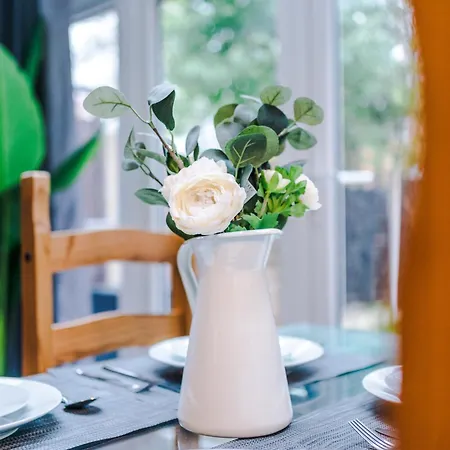 Prázdninový dům 3br-sleeps6-garden-bbq-freeparking-pets