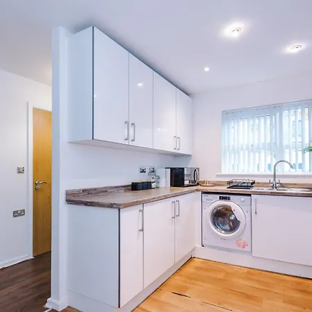 Holiday home 3br-sleeps6-garden-bbq-freeparking-pets Manchester
