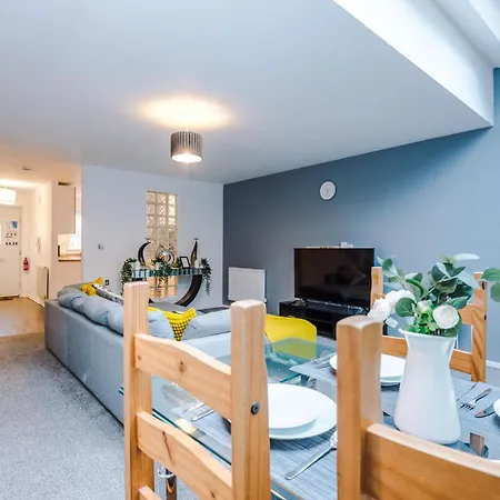 3br-sleeps6-garden-bbq-freeparking-pets