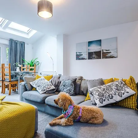 3br-sleeps6-garden-bbq-freeparking-pets