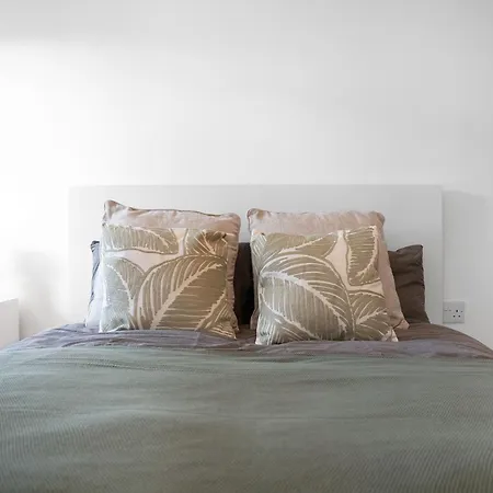 Luxury 2br In Media Apartment Manchester