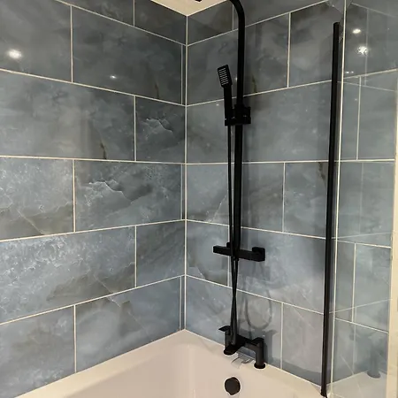 Cosy 2 Double Bedroom In Ancoats 7 Minutes From Coop Live, Etihad Stadium & Centre- Free Parking Available Manchester