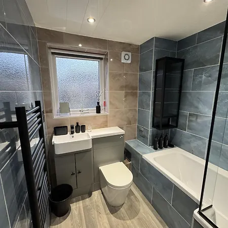 Cosy 2 Double Bedroom In Ancoats 7 Minutes From Coop Live, Etihad Stadium & Centre- Free Parking Available