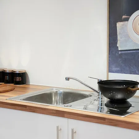 New! 1br In Media Free Wifi Apartment *