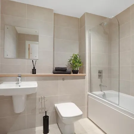 New! 1br In Media Free Wifi Apartment