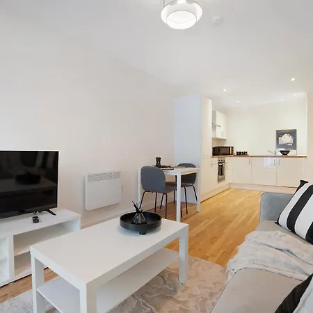 New! 1br In Media Free Wifi * Manchester