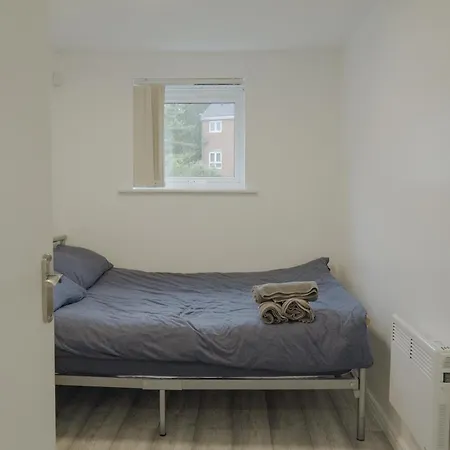 Lovely Modern 2 Bed Flat With Parking, Close To Centre Apartment Manchester