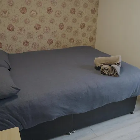 Apartment Lovely Modern 2 Bed Flat With Parking, Close To Centre