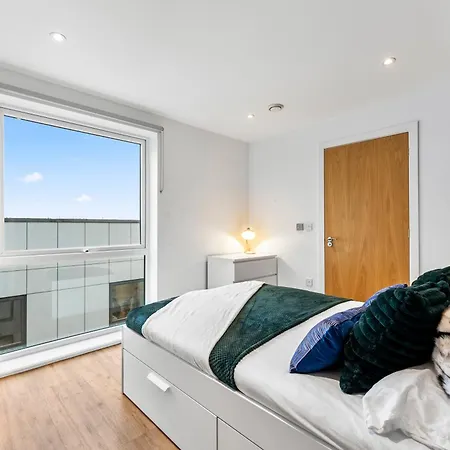 Stylish Penthouse - Parking- Gym Manchester