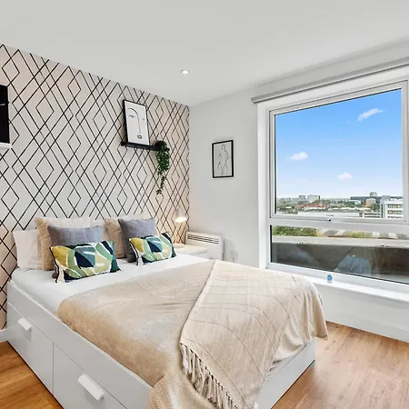 Stylish Penthouse - Parking- Gym Manchester