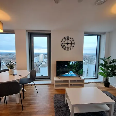 Apartment Media *