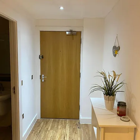 Spacious2bed Mcr Lejlighed *