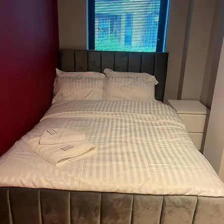 Apartamento Mcr, Large 2 Bedroom Apartment, Parking! *