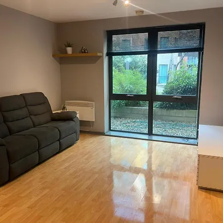 Mcr, Large 2 Bedroom Apartment, Parking! * Manchester