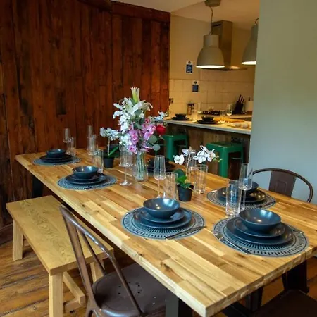 2 Bedroom By Brookland Serviced Short Lets With Free Wifi شقة
