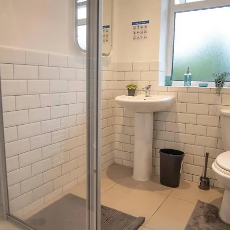 2 Bedroom By Brookland Serviced Short Lets With Free Wifi