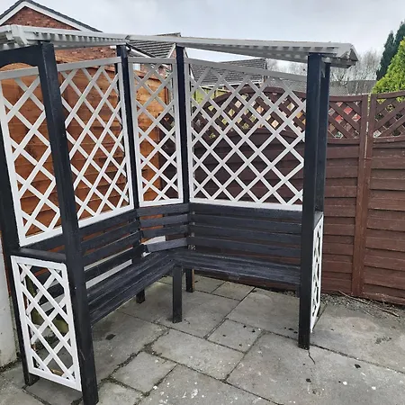 My -2 Bed House-free Parking Manchester