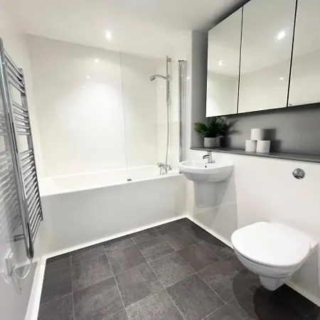 Lovely 2 Bedroom
