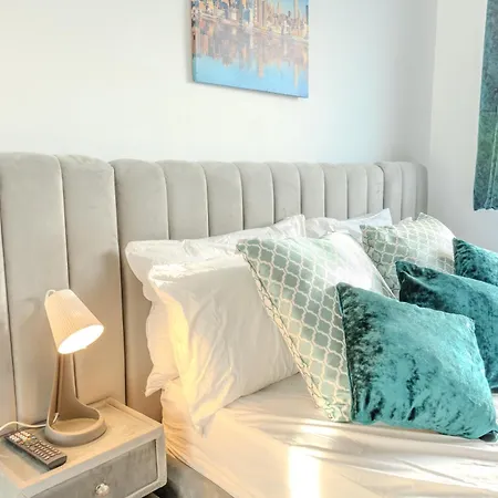 Апартаменты Latestapartments Near Coop Live And Etihad Stadium