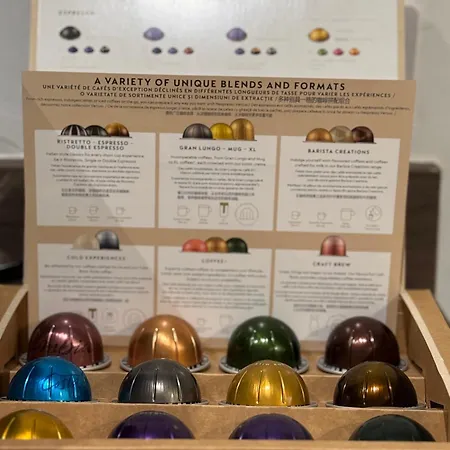 Modern 1-bed Near Centre, Arndale, Spinningfields, Mediacityuk, Old Trafford & Etihad, Sleeps 4, Netflix, Gym, Balcony, Nespresso Machine, Perfect For Long & Short Stays, Leisure, Contractors & Professionals! Appartamento *