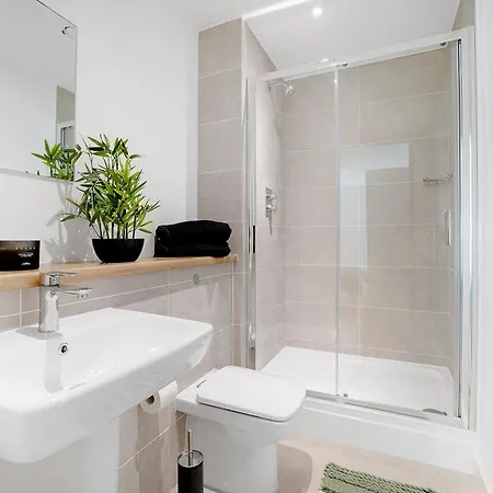 Elegant 2br In Media Manchester