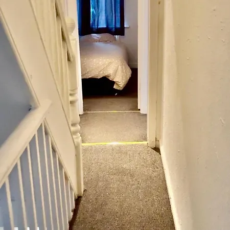 4 Bed House Free Street Parking Hébergement de vacances