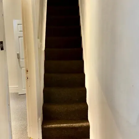 Hébergement de vacances 4 Bed House Free Street Parking Manchester