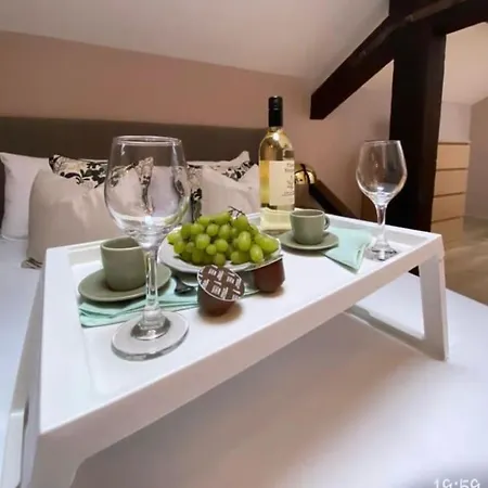 Apartment Emerald Escape 3 Bed 3 Bath *