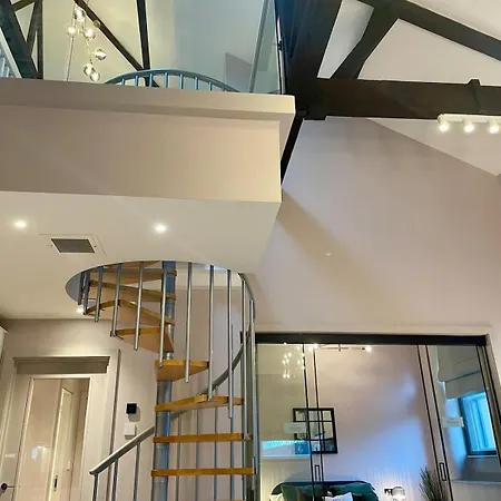 Emerald Escape 3 Bed 3 Bath