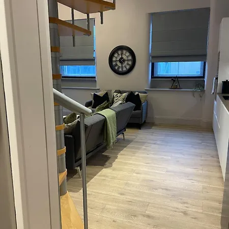 Emerald Escape 3 Bed 3 Bath Apartment
