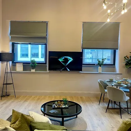 Apartment Emerald Escape 3 Bed 3 Bath Manchester