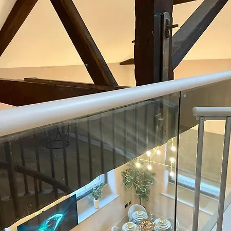 Emerald Escape 3 Bed 3 Bath Apartment