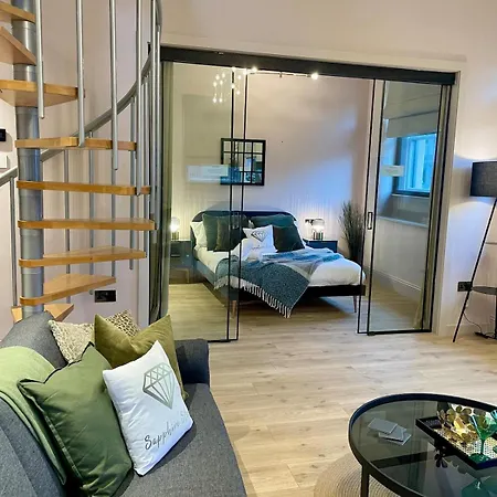 Emerald Escape 3 Bed 3 Bath